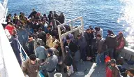 Boat_People_at_Sicily_in_the_Mediterranean_Sea_cropped.webp