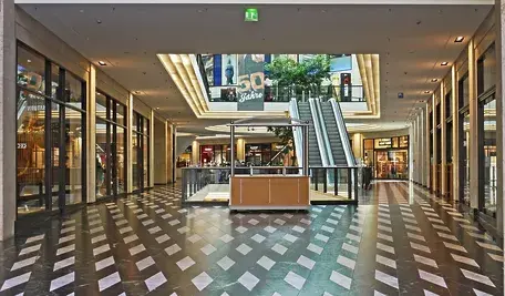 mall-3245949_1280.webp