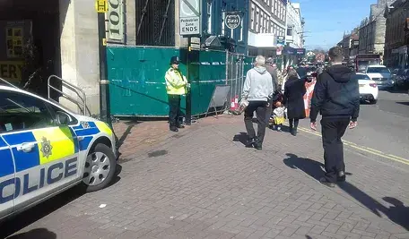 1280px-Police_in_Salisbury_after_poisonings.webp