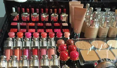 cosmetics-1078712_1280.webp
