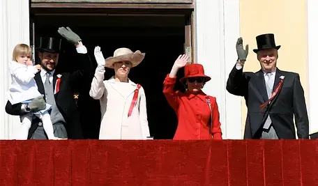 The_Norwegian_Royal_Family_in_2007 ok.webp
