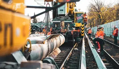 crane-8400990_1280.webp