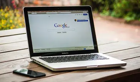macbook-459196_1280.webp