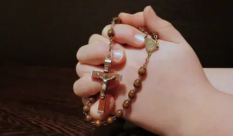 rosary-1211064_1280.webp