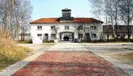 Dachau_KZ-Gedenkstätte_-_Haupttor.webp