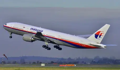 Boeing_777-200ER_Malaysia_AL_(MAS)_9M-MRO_-_color (1).webp