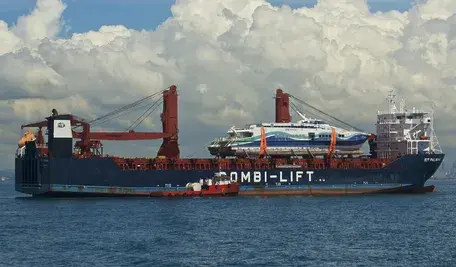 Comboship_(181434015)_(cropped).webp