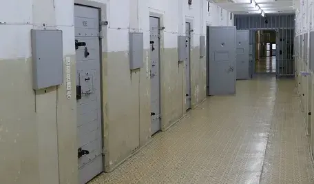 jail-4759937_1280.webp