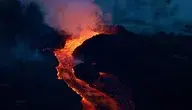 1620px-Kilauea_Fissure_8_cone_erupting_on_6-28-2018.webp