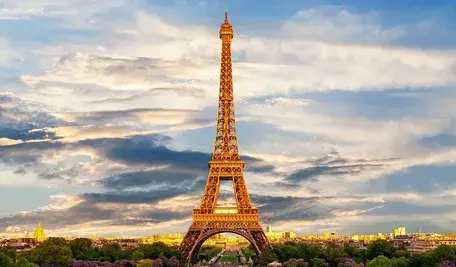 eiffel-tower-3349075_1280.webp
