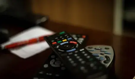remote-control-932273_1280.webp