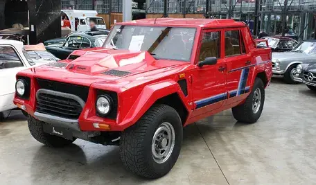 1620px-Lamborghini_LM002_Gen1_Type129_1986-1993_1988_frontleft_2013-03-17_U.webp