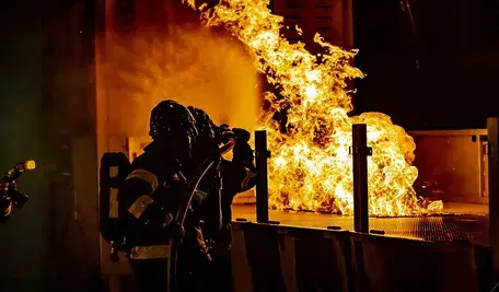 firefighters-6689112_1280 (1).webp