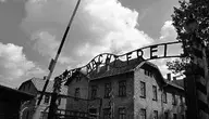 auschwitz-627905_1280 (2).webp