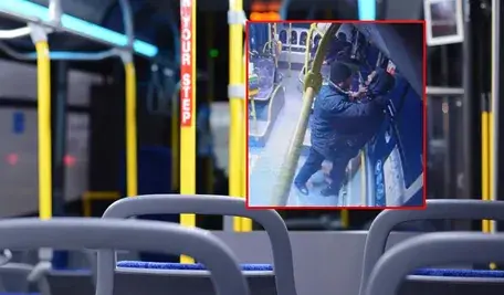 bus-1263266_2).webp