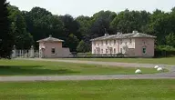 Royal_Lodge_gates_and_entrance_lodge_-_geograph.org.uk_-_3544641.webp