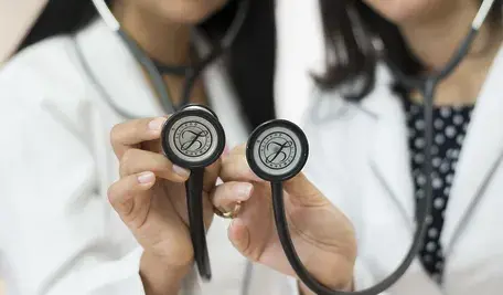 doctor-2568481_1280.webp