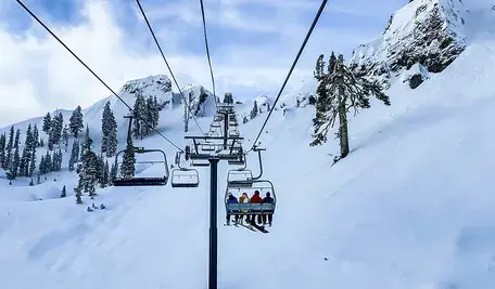 skiing-4835024_1280 (1).webp
