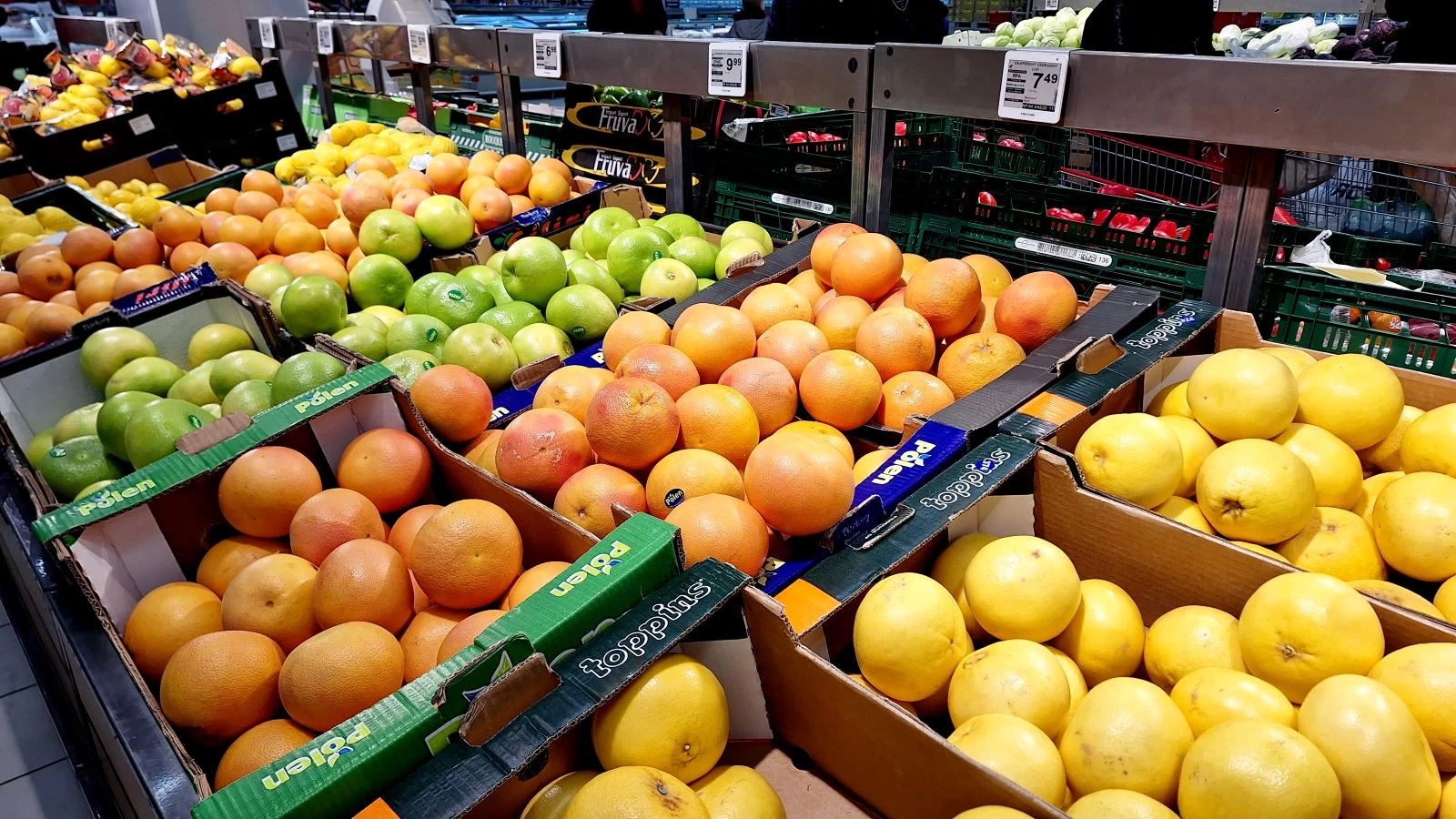 Polacy coraz częściej wybierają żywność bez pestycydów. Co naprawdę kupujemy i dlaczego?