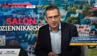 Redaktor prowadzący program „Salon Dziennikarski”, Jacek Karnowski  w studiu telewizji wPolsce24
