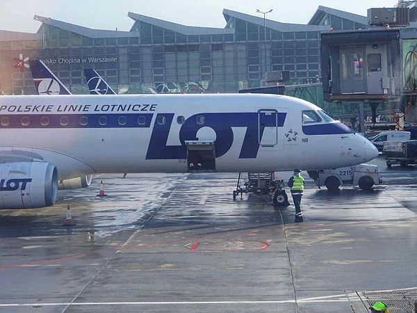 Dramat na pokładzie LOT-u. Pasażer zmarł w trakcie podróży z Warszawy