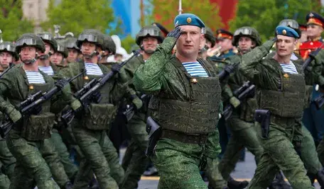 Gen. Ben Hodges, były dowódca wojsk USA w Europie, w rozmowie o możliwym ataku Rosji na NATO. Według niego, Rosja zostałaby błyskawicznie pokonana.