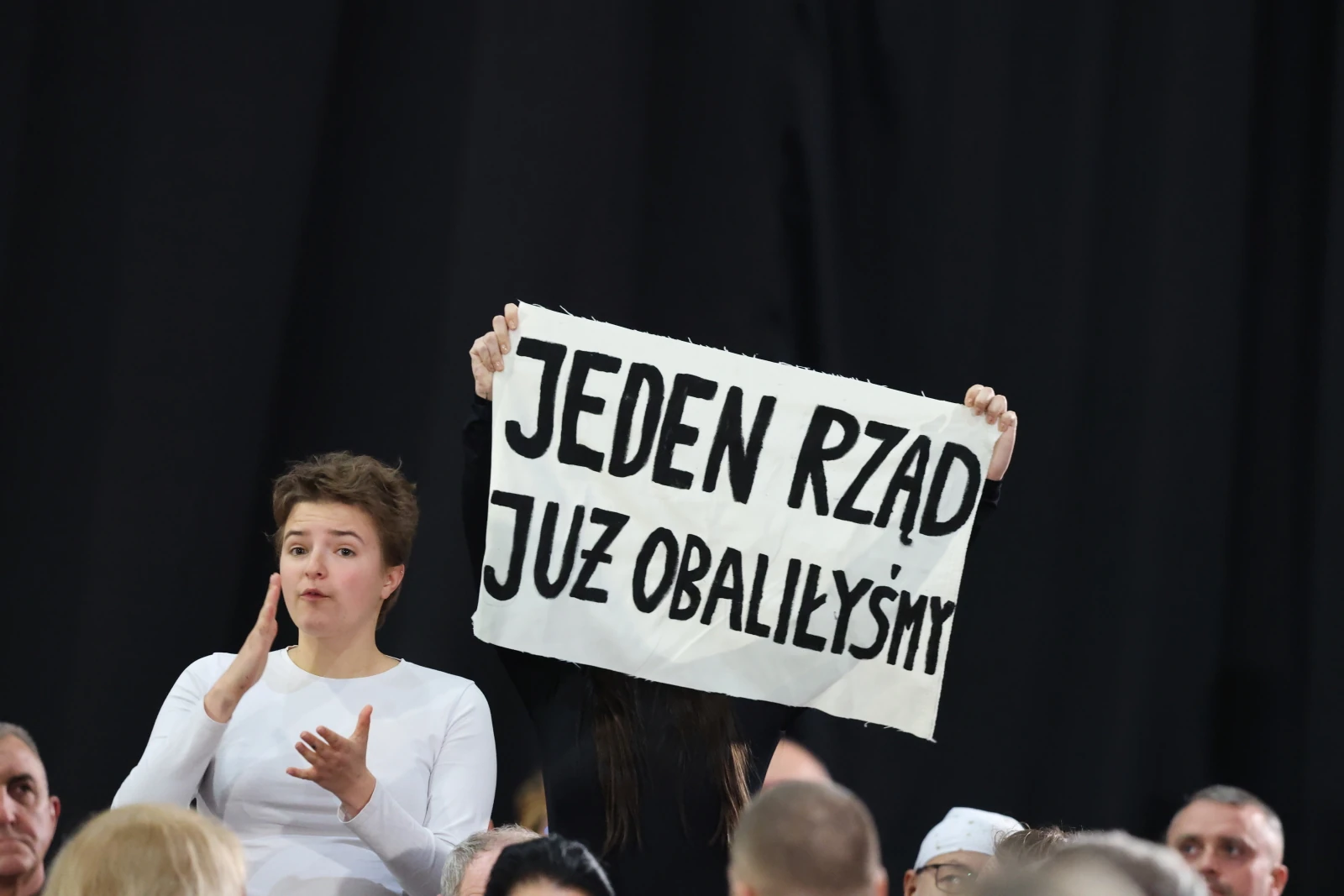 Filmy ze spotkania Tuska z wyborcami Platformy podbiły sieć. Prawdziwy amok wyznawców