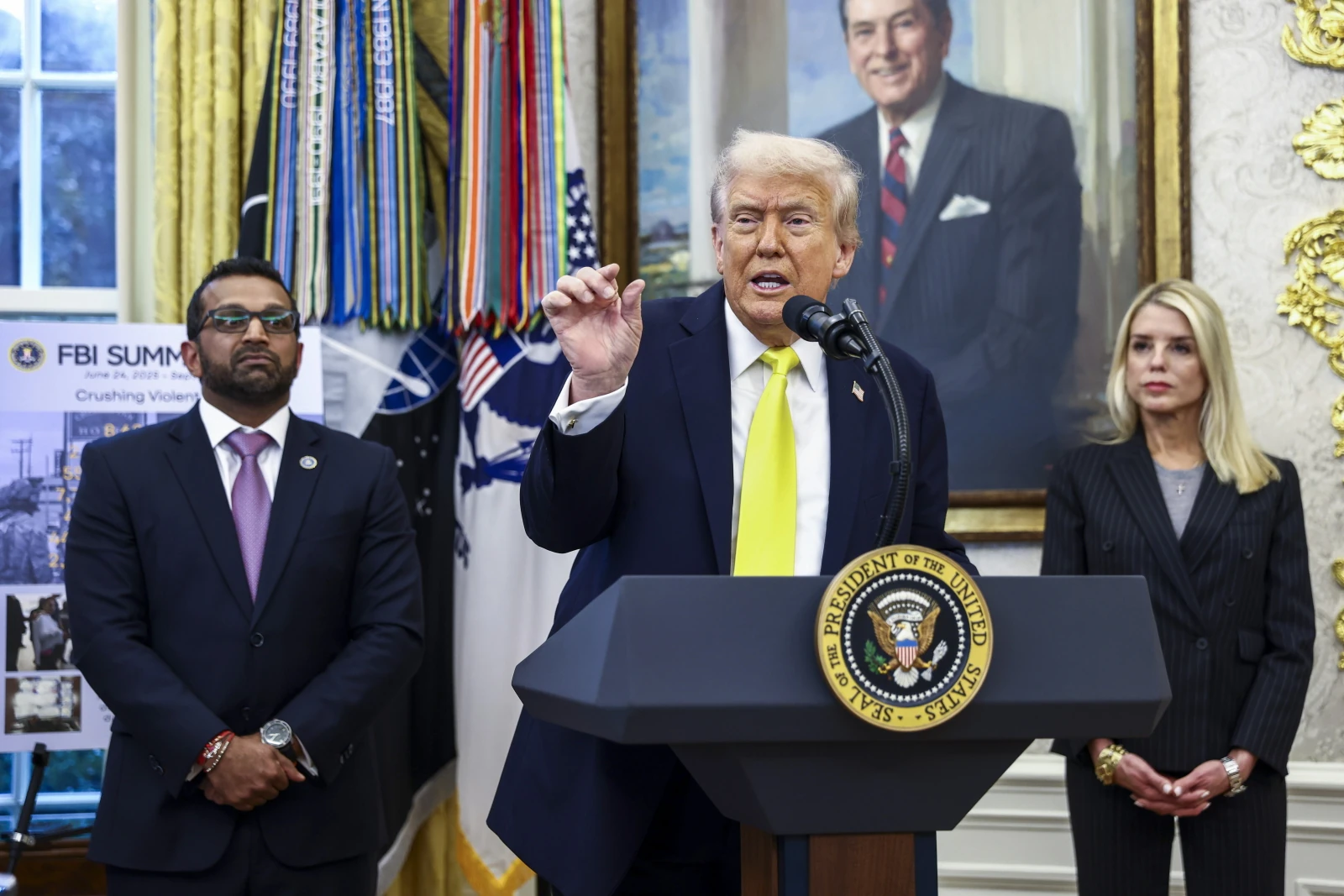 Będą obalać kolejny reżim? Trump zdradził, co robi CIA