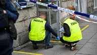 Policja zabezpiecza teren przed siedzibą Platformy Obywatelskiej w Warszawie po incydencie z butelką z nieznaną substancją