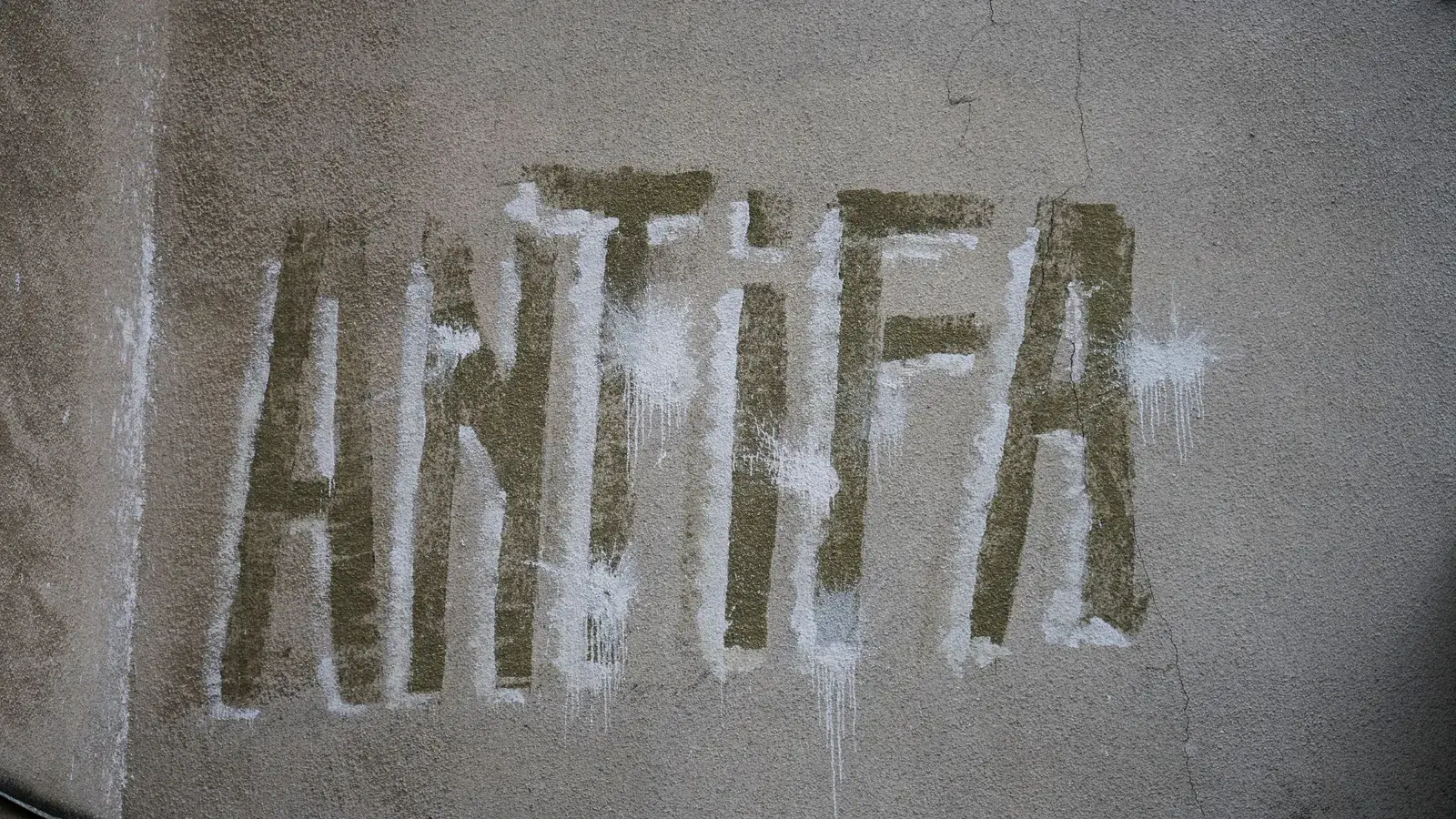 Antifa to terroryści? Przełomowa decyzja w sprawie skrajnie lewicowej organizacji