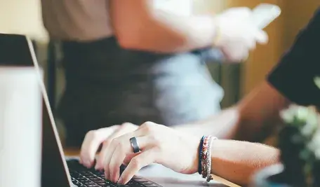 Zlecenie i działalność wreszcie się liczą do stażu pracy. Prezydent podpisał ustawę przegotowaną przez minsierstwo pracy