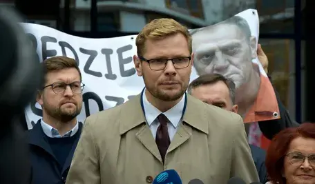 Były wiceminister sprawiedliwości Michał Woś oskarżony. Prokurator zarzuca mu nadużycie władzy przy zakupie Pegasusa