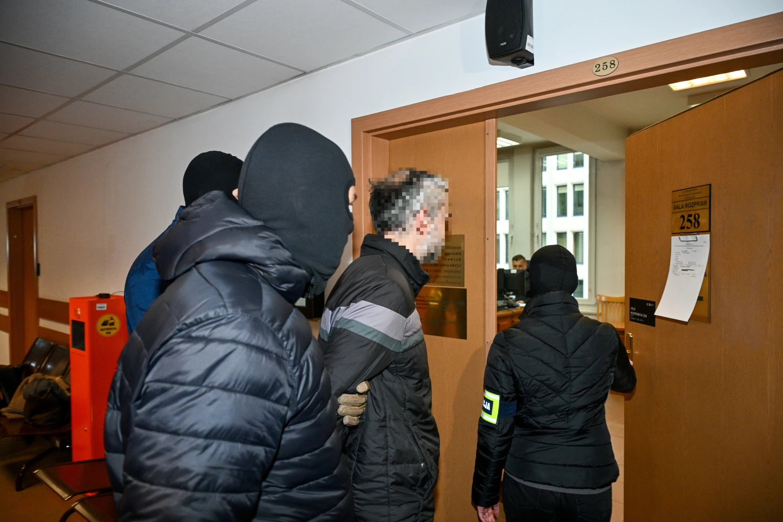 Co za ulga! Premier Tusk bezpiecznie spędzi święta i Nowy Rok. Niedoszły podpalacz biura PO aresztowany