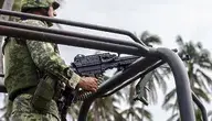 Policja i żołnierze Bundeswehry podczas ćwiczeń Marshall Power w niemieckim Erding, gdzie doszło do przypadkowej wymiany ognia i ranienia jednego żołnierza.