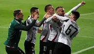 Rafał Augustyniak świętuje zdobycie bramki dla Legii Warszawa w doliczonym czasie gry w meczu z Szachtarem Donieck – kluczowy moment, który dał zwycięstwo warszawianom