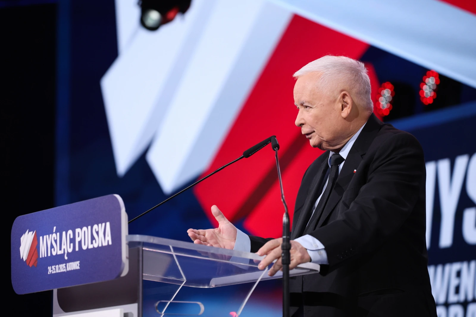 Zamiast "pustego teatru Tuska" rozmowa o potrzebach Polaków. Jarosław Kaczyński przedstawił zarys nowego programu PiS