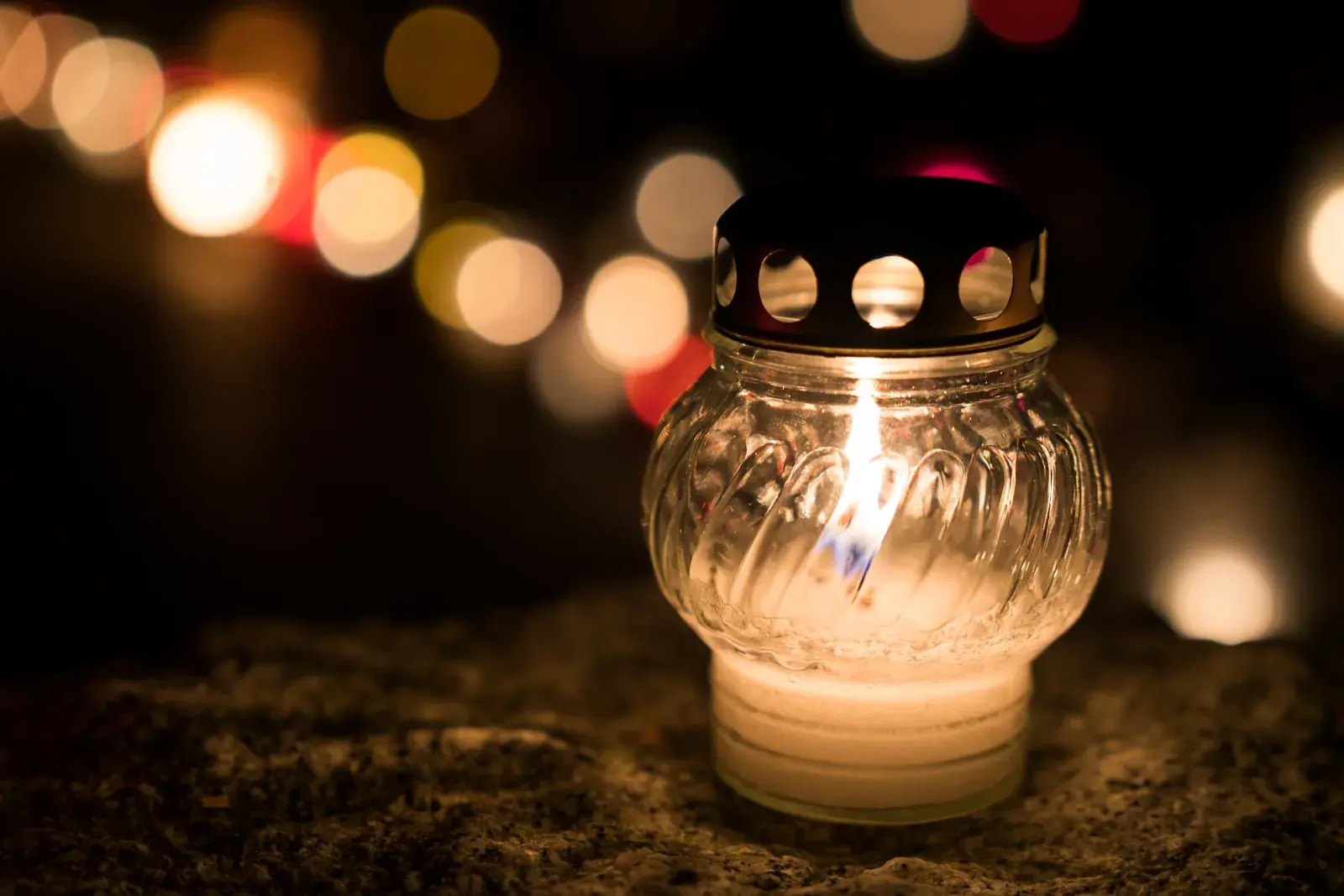 Jaka pogoda na Wszystkich Świętych? Lepiej się przygotuj!