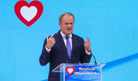 Donald Tusk, premier i lider Koalicji Obywatelskiej, przemawia podczas konwencji partyjnej w Warszawie.