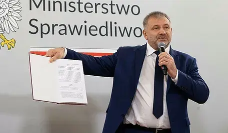Waldemar Żurek, minister sprawiedliwości, podczas konferencji prasowej.
