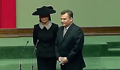 Aleksander Kwaśniewski wraz z małżonką podczas zaprzysiężenia  na prezydenta w 2000 roku