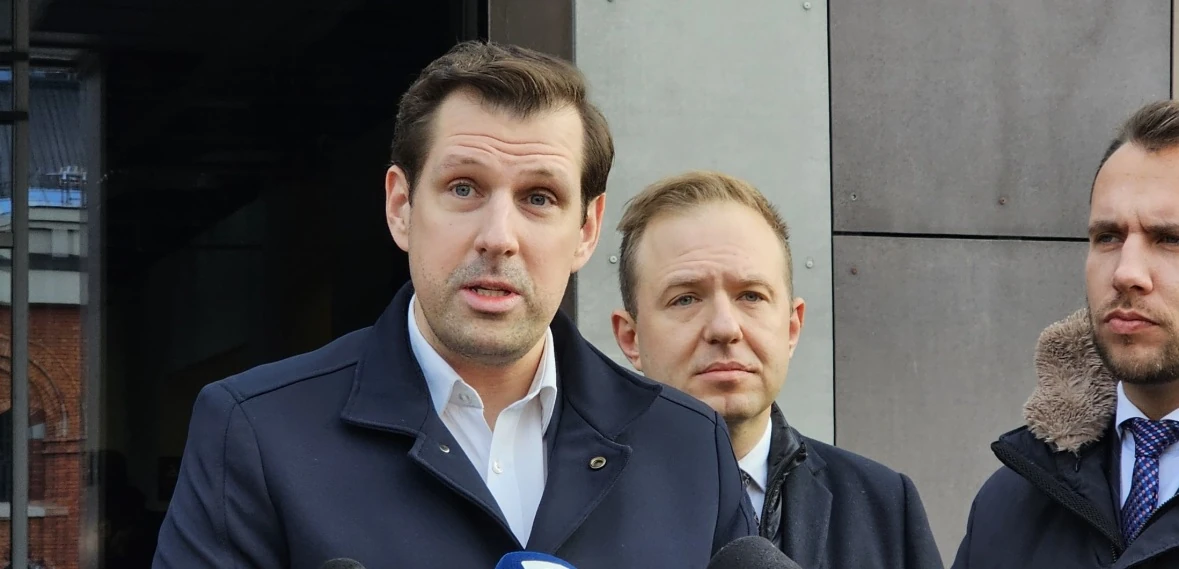 Politycy PiS próbowali dostać się na konwencję KO. Tak zostali potraktowani przez ludzi Tuska!