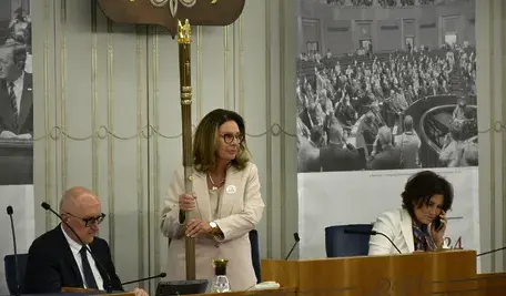 Siedziba Senatu RP w Warszawie – według ustaleń Wirtualnej Polski, dotacja na Londyńskie Czwartki Literackie została przyznana fundacji Otwarty Dialog mimo nieistniejącego partnera projektu