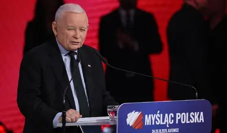 Prezes PiS Jarosław Kaczyński podczas wystąpienia programowego w trakcie drugiego dnia konwencji programowej Prawa i Sprawiedliwości w Międzynarodowym Centrum Kongresowym w Katowicach, 25 bm. Konwencja odbywa się pod hasłem „Myśląc: Polska”. W ramach konwencji przewidziano łącznie 132 panele dyskusyjne dotyczące m.in. bezpieczeństwa, spraw zagranicznych, wojska i zdrowia. (aldg