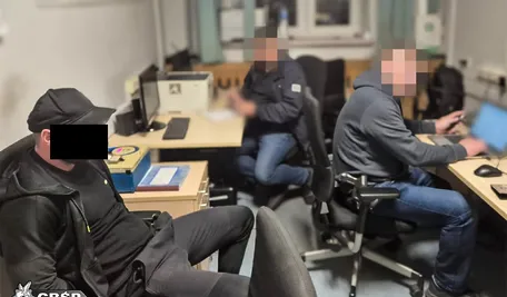 Napadali na fabryki papierosów zatrzymani przez CBŚP 