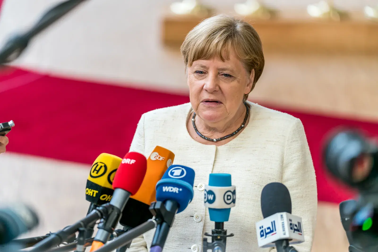 Angela Merkel tłumaczy się z wywiadu, który wywołał kontrowersje w całej Europie