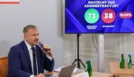 Minister sprawiedliwości Waldemar Żurek na konferencji prasowej w siedzibie Ministerstwa Sprawiedliwości w Warszawie. Tematem spotkania była prezentacja projektu ustawy "praworządnościowej" i omówienie jej założeń.