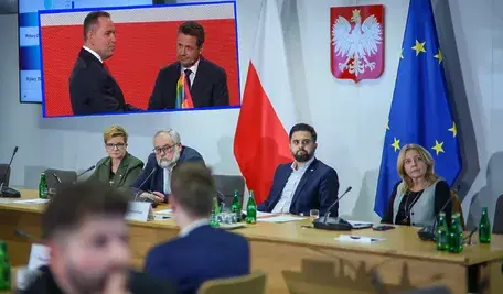 Posiedzenie sejmowej Komisji Kultury, na którym po raz kolejny wybrzmiało pytanie: kto naprawdę zapłacił za debatę w Końskich?