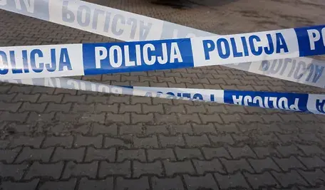 Policja zabezpiecza teren po potrąceniu 7-letniego chłopca podczas zabawy halloweenowej.