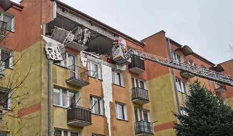 Potężna eksplozja w bloku w Braniewie. Wybuch gaz i zniszczyło całe piętro