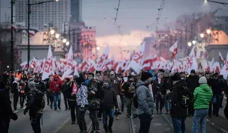 Jutro ulicami Warszawy przejdzie coroczny Marsz Niepodległości. W przeddzień wydarzenia prawnicy Instytutu Ordo Iuris zapowiedzieli gotowość do udzielania bezpłatnej pomocy prawnej każdemu uczestnikowi, wobec którego służby mogłyby podjąć nieuzasadnione działania.
